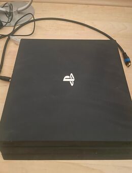 PlayStation 4 im sehr guten Zustand mit Controller - Paderborn Zentrum