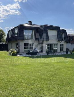 Altwarmbüchen: Modernes Einfamilienhaus in ruhiger Lage mit 319 m² Wohnfläche - Isernhagen