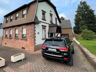 2-Familienhaus *freistehend* mit großem Garten - Riegelsberg
