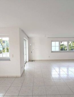 Mehrfamilienhaus mit drei Wohnungen in Top-Zustand, fast neuwertig. - Erlangen