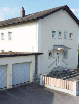 Großes Wohnhaus mit Einliegerwohnung Regerstraße 13 in Dingolfing - Dingolfing