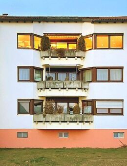 Charmante, lichtdurchflutete und sanierte Traumwohnung in ruhiger Zentrumslage - Rödental