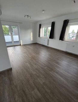W02: Hochwertige 2 Zimmer Wohnung mit Balkon, Klimaanlage + Keller - Achim