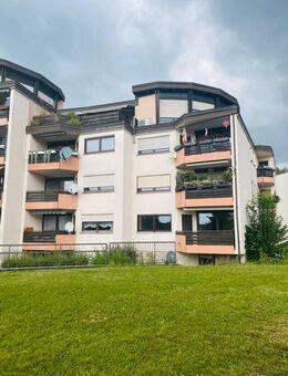 Sanierte 3 Zimmer Wohnung mit zwei Balkonen und zwei Stellplätzen! - Efringen-Kirchen
