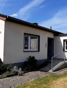 Ärmel hochkrempeln und loslegen! Sanierungsbedürftiger Bungalow in ruh. Lage Jöllenbeck auf Erbpachtgrundstück mit günstigem Erbbauzins zu verkaufen! - Bielefeld