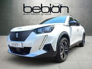 Peugeot 2008, Elektromotor 136 (e-) Allure Pack, Jahr 2023 - Esslingen (Neckar)