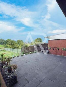 unverbaubarer Blick in Niedermerz - Attraktives Zweifamilienhaus mit Balkon und Terrasse! - Aldenhoven