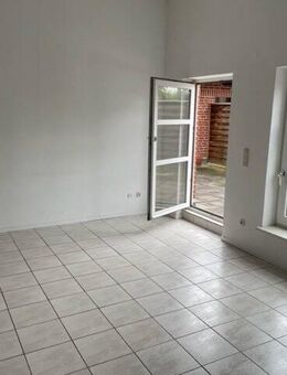 Gemütliche 4-Zi.-Wohnung im 1. OG mit Dachterrasse in Deutsch Evern - Deutsch Evern