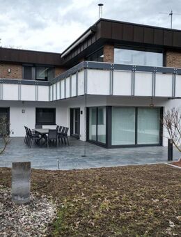 Luxuriöser Flachdachbungalow mit exklusiver Ausstattung und eleganter Einliegerwohnung - Gärtringen