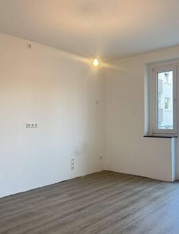 Kernsanierte 2,5-Zimmer-Wohnung mit großzügigem Balkon im Zentrum von Bergisch Gladbach - Bergisch Gladbach