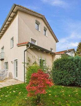 Familienfreundliche Doppelhaushälfte mit Garten in beliebter und ruhiger Lage - Neutraubling