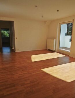 Lichtdurchflutete 3-Zimmer-Wohnung mit Loggia - Waltershausen