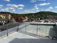 ERSTBEZUG: 3-Zimmer-Wohnung mit toller Dachterrasse und herrlichem Fernblick !! - Sulzbach-Rosenberg