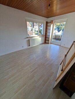 PERFEKT! Tolle 2,5-Zi.-Whg. mit Balkon in bevorzugter Halbhöhenlage in Untertürkheim (Gehrenwald) - Stuttgart