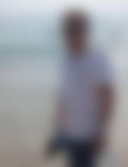 Pau*** - Frankfurt (Main)