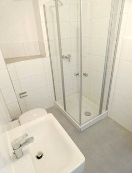 ** Modernisierte 2-Zi-Altbauwohnung mit Dusche in zentraler Lage von Essen-Holsterhausen ** - Essen