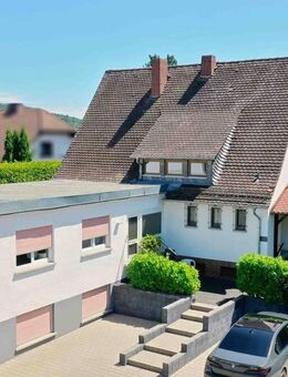 Großzügiges 2-Familienhaus mit schönem Garten in ruhiger Lage von Niedermittlau - Hasselroth