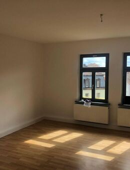 Ab 01.11.: Sanierte 5-Zimmer-Wohnung im DG, auch WG-geeignet, im Zentrum - Nürnberg