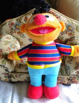 Ernie,Sesamstrasse-Fisher Price/Mattel-Plüsch,ca. 27 cm - Linnich
