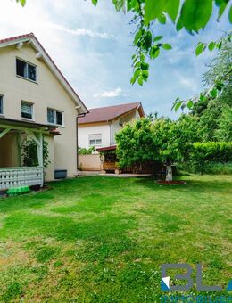 Großzügiges Zweifamilienhaus mit Garten und Privatsphäre - Pforzheim