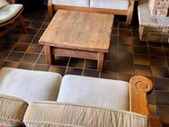 Wohnzimmerset: 2 Sofas und ein Couchtisch, Massivholz, Bezug hellgrün - Herne