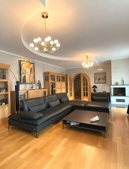 Exklusives Anwesen: 557 m² Wohnfläche, Wellness-Oase auf 3.588 m² Naturidylle. - Schauenburg