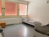 Gästezimmer mit Wlan, Gästeküche, EtagenDusche/Wc, Waschmaschine, Trockner für bis zu 3 Personen - Stuttgart