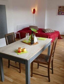 Möbl: Terrasse+wunderschön+gerade Wände: Zimmer,Wohnküche. TH+FH+Flughafen+Zentrum gut erreichbar. - Köln