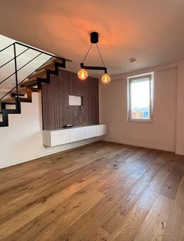 DUVE: Exklusive Maisonette-Wohnung mit Stil - modernes Wohnen auf zwei Ebenen in Toplage - Stuttgart