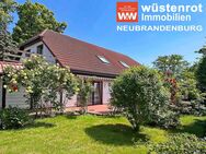 FÜR EINE ODER ZWEI FAMILIEN MIT EINBAUKÜCHEN + KAMINOFEN + DACHTERRASSE+ GARAGE + DOPPELCARPORT - Güstrow