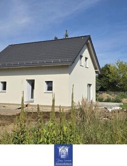 Erstbezug! Hochwertige Familienwohnung über 2 Ebenen! Terrasse, Garten, EBK! - Großräschen