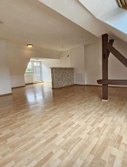 Wohntraum im Dachgeschoss mit Dachterrasse und sehr schönem Bad - Aue