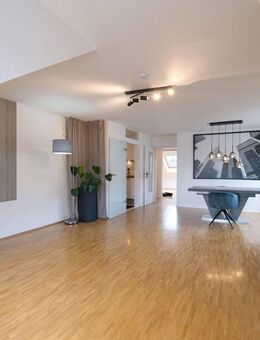 Stilvolles Wohnen auf zwei Ebenen - Maisonette mit Weitblick in Sörgenloch - Sörgenloch