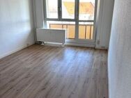 Schöne Stilvolle sonnige 3-R.-Wohnung in Dessau im 3.OG,58,20m2 mit BLK.zu vermieten. - Dessau-Roßlau