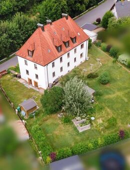 Mehrfamilienhaus mit Potenzial, großem Grundstück, Garage und Carport in ruhiger Lage in MAK - Marktredwitz
