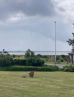 Großzügige 1-Zimmer-Wohnung mit Nordseeblick - hochwertig renoviert! - Husum (Schleswig-Holstein)