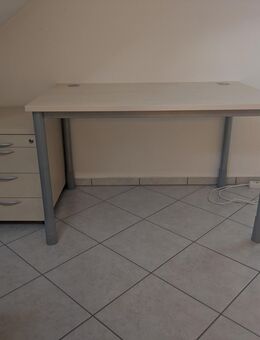Schreibtisch 120 cm breit - Rodgau