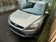 Ford Focus Turnier Titanium SHZ KLIMA AHK - Willmering