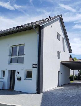 Moderne Doppelhaushälfte mit höchstem Energiestandard nach KfW 40 Plus-Standard - Zell (Aichelberg)