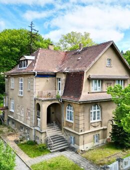*Rarität am Elbhang! Eine der letzten unsanierten denkmalgeschützten Villen in ruhiger und grüner Bestlage von Dresden-Loschwitz* - Dresden