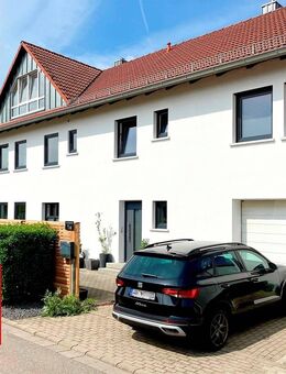 Neuwertiges Mehrgenerationenhaus & Kapitalanlage mit Blick auf das Schillingsfürster Schloss - Diebach