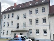 Top gepflegte 2 Raumwohnung mit riesiger Einbauküche und schönen Blick - Schmölln