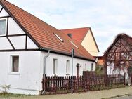 Großzügiges Einfamilienhaus mit kl. Grundstück und Nebengebäude - Neumark Zentrum