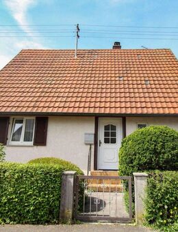 Gemütliches Einfamilienhaus in ruhiger Lage in Backnang - Viel Potenzial für individuelle Gestaltung - Backnang
