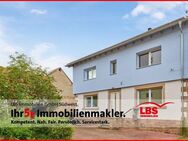 Charmantes Landhaus mit kleinem Garten, Solar- u. PV-Anlage - Gerbach