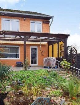 Gemütliches Reihenendhaus mit Kamin, Fußbodenheizung und Vollkeller in gesuchter Lage in Langenhagen - Langenhagen