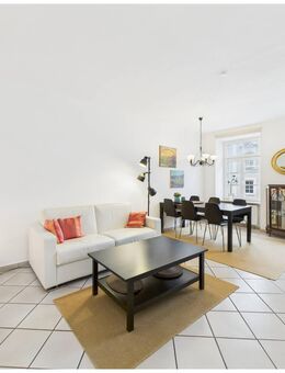 IM HERZEN DER STADT - Charmante 3-Zimmer-Wohnung in der Maxvorstadt - München
