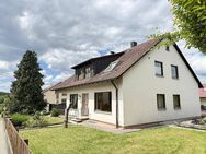 Attraktives Ein- oder Zweifamilienhaus mit sonnigem Garten und zwei Garagen in Ellenbach - Hersbruck