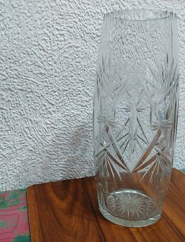 eine Kristallblumenvase antik mit wunderschönem Muster - ein sehr schönes Unikat - Frankfurt (Main)