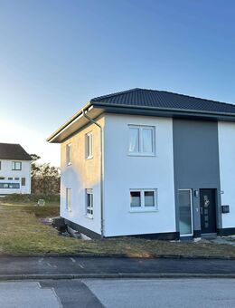 Neuwertiges sehr ruhig gelegenes Einfamilienhaus in Diemelstadt-Rhoden - Diemelstadt